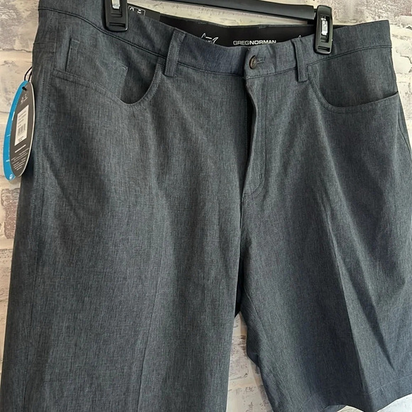 NWT Men’s Greg Norman Dark Gray Hybrid Stretch Shorts, size 36, 9”Inseam Pockets - Picture 2 of 5